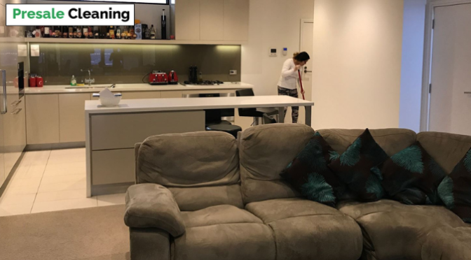 How Do Professionals Manage Rubbish Removal During Pre-sale Cleaning?
