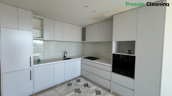 Cleaning fragile fixtures for property preparation