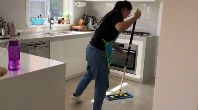 decluttering before selling house